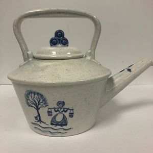 Poppytrail by Metlock Blue & White‎ Ceramic Teapot